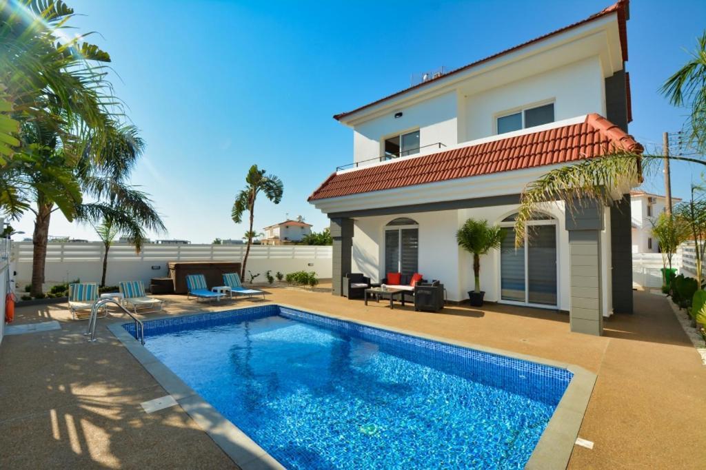 Villa Mario - 2Min Walk From Kapparis Beach 파라림니 외부 사진